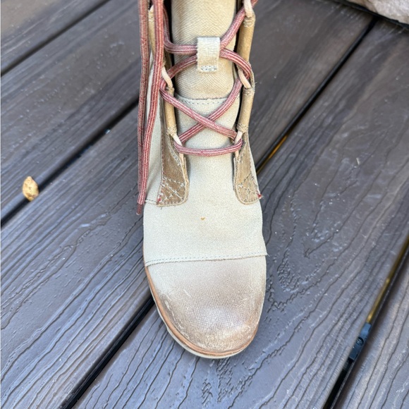 Sorel Beige Lace-Up Boots. Cate the great - Picture 3 of 11